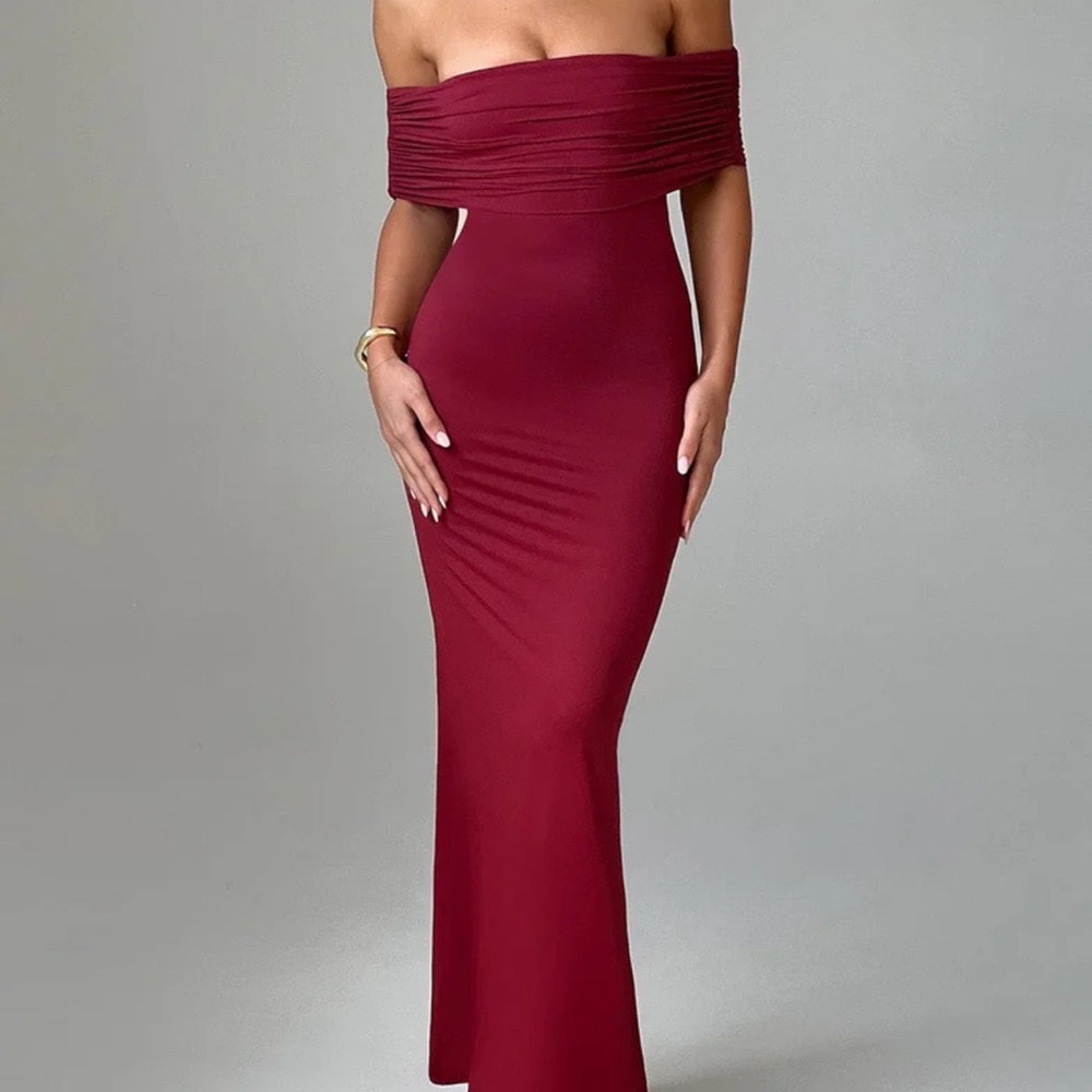 Red Off-the-Shoulder Bodycon Dress for Weddings